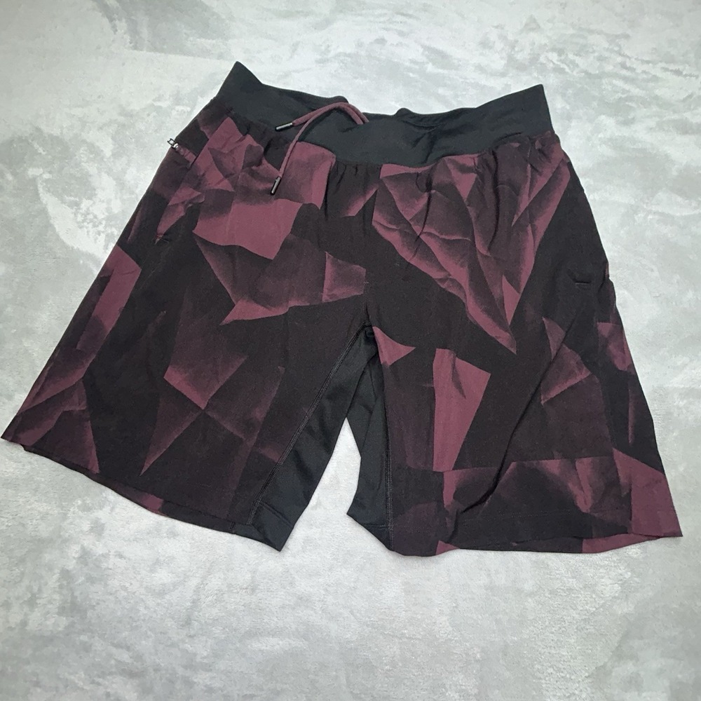 Lululemon Pace Breaker Short 9" Unlined Men's Large 32 Maroon Black Gym